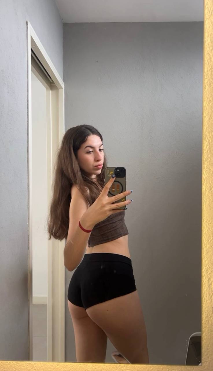 Amber in her underwear in Cucuta