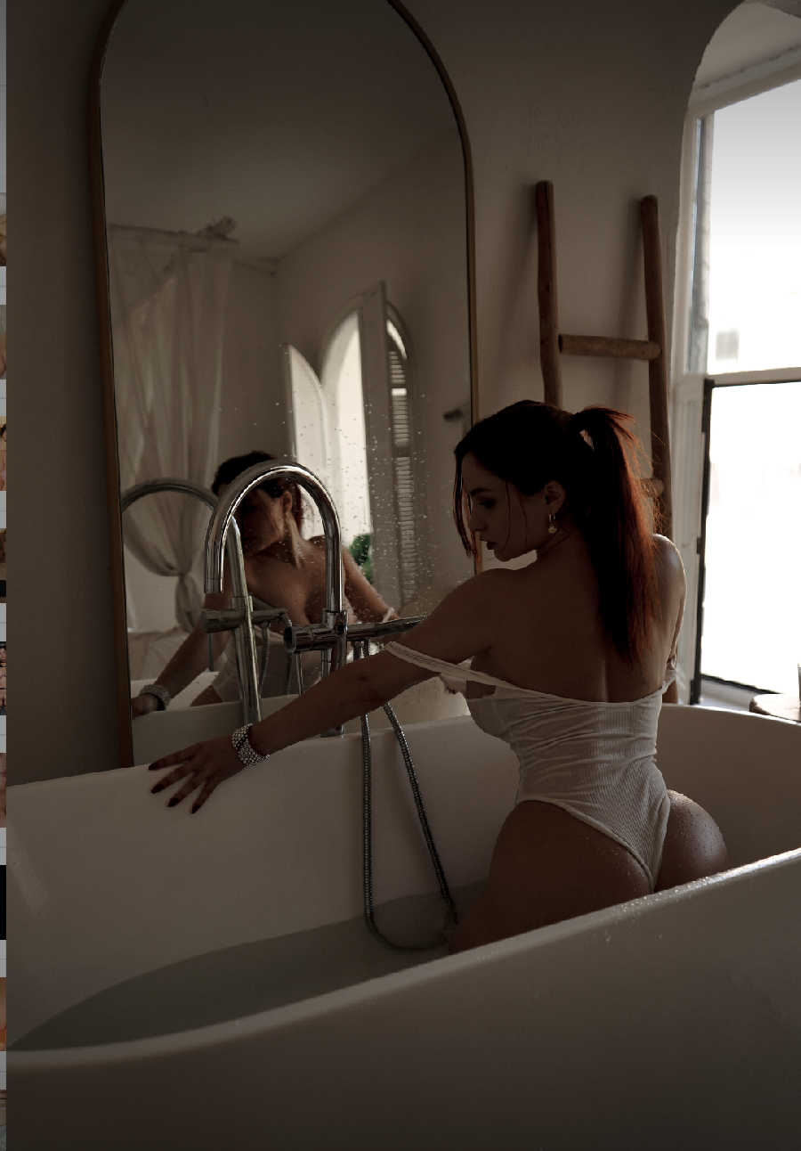 A playful frame from Miranda Faith nude — online in Cucuta