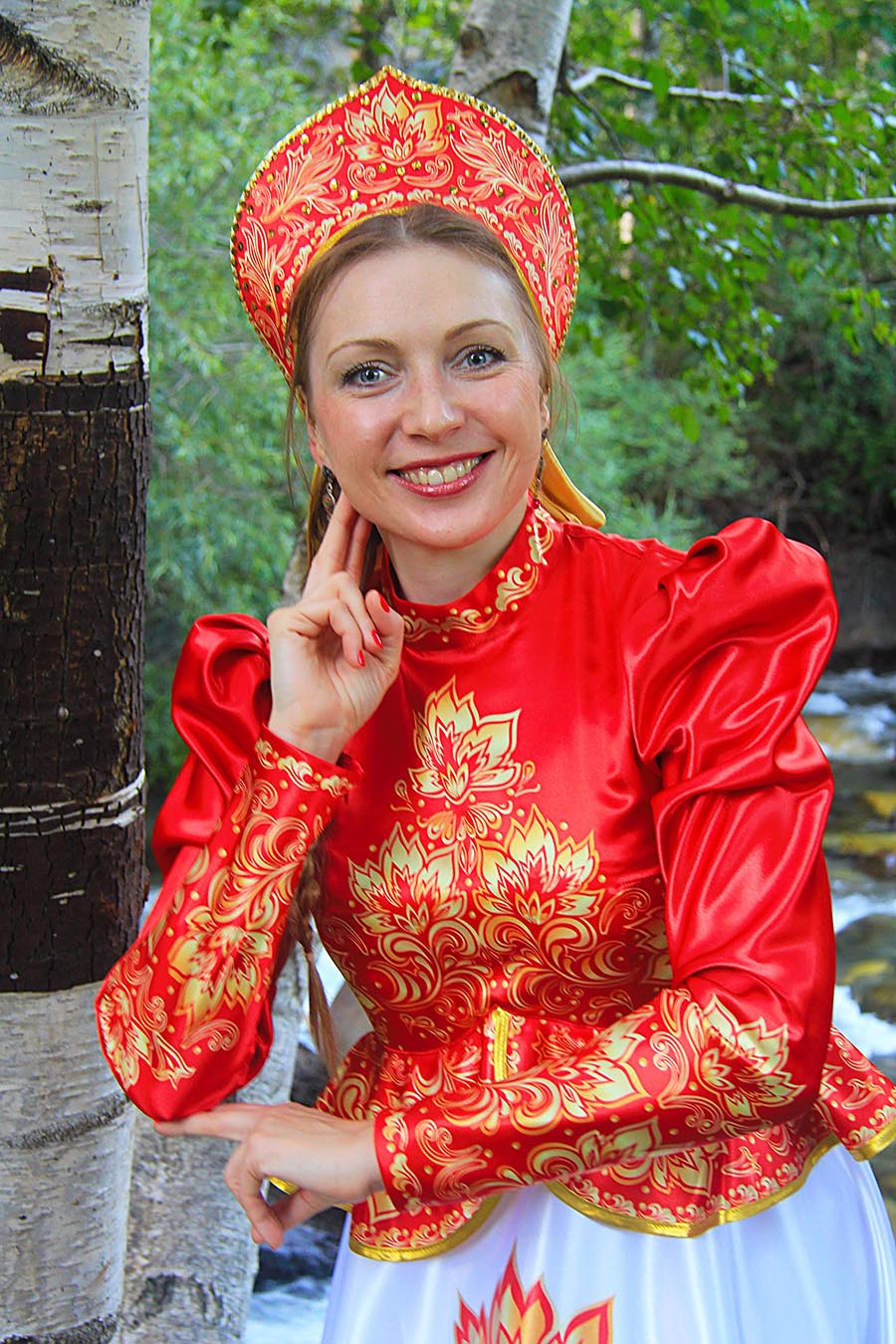 Women in Slavic costumes in Cucuta