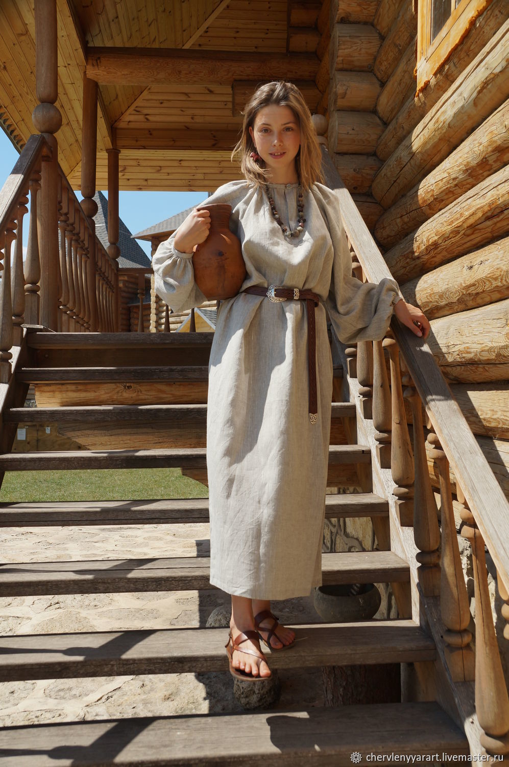 Girls in Slavic costumes in Cucuta